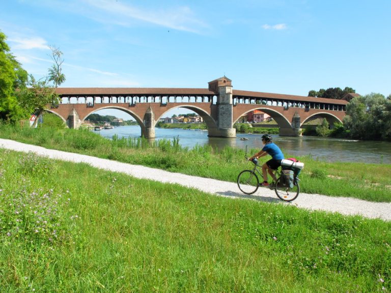 Via Francigena ciclabile (dal Colle del Gran San Bernardo a Roma) - EuroVelo 5