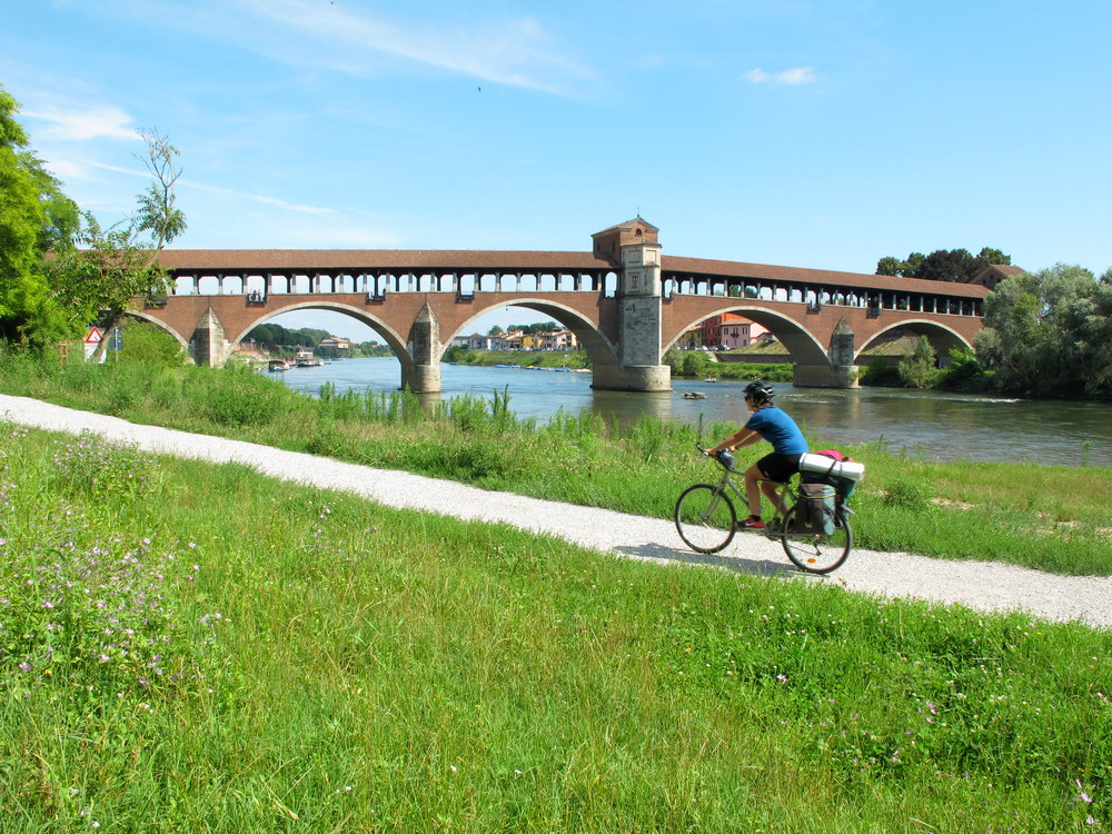 Via Francigena ciclabile (dal Colle del Gran San Bernardo a Roma) - EuroVelo 5